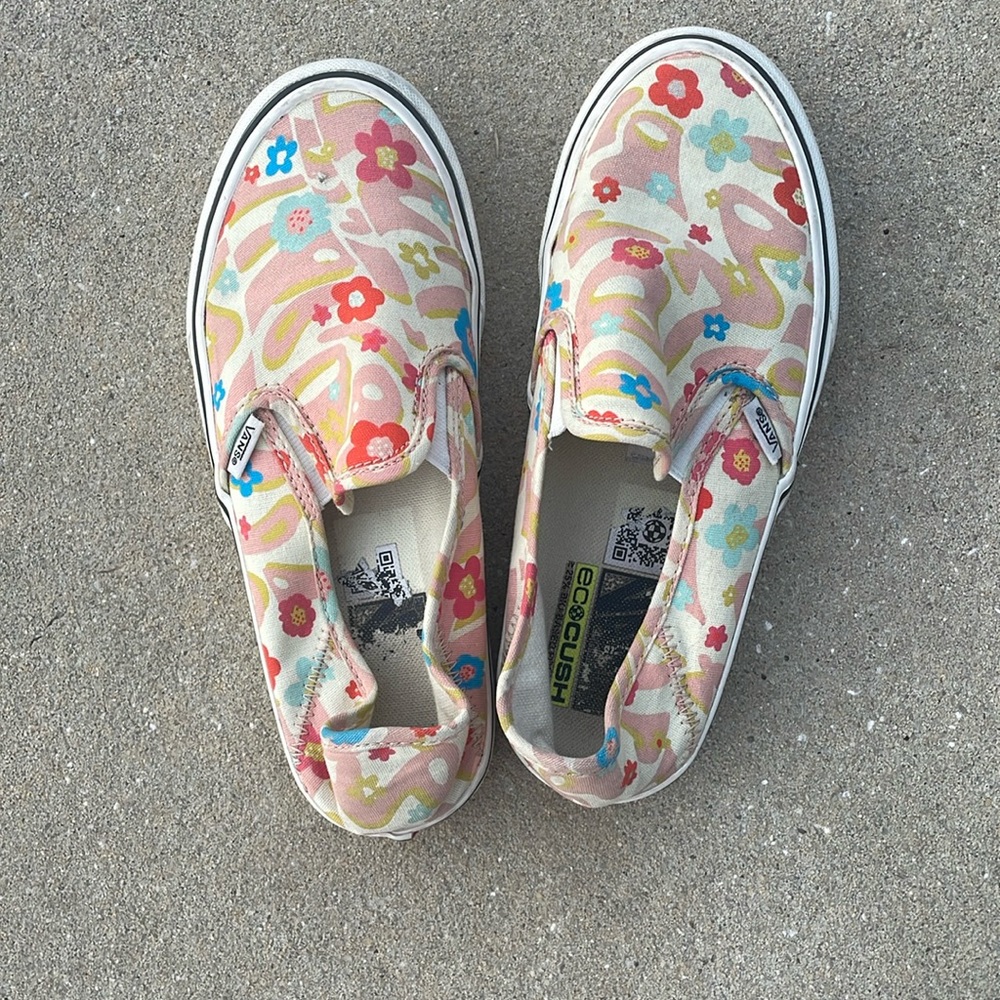 Slip on flower Vans